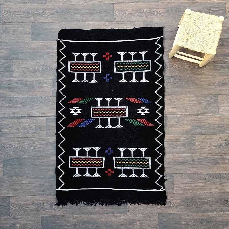 tapis marocain noir