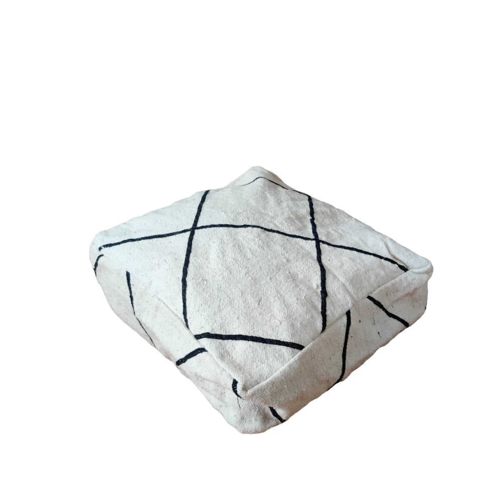 Pouf Kilim Marocain Noir et Blanc - MAZIR Décoration