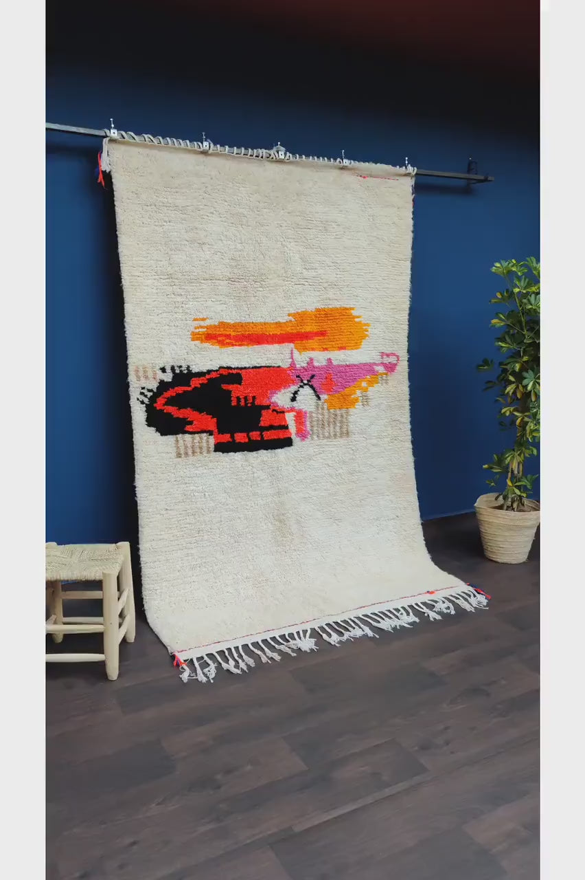 video du tapis Azilal avec une tache berbère