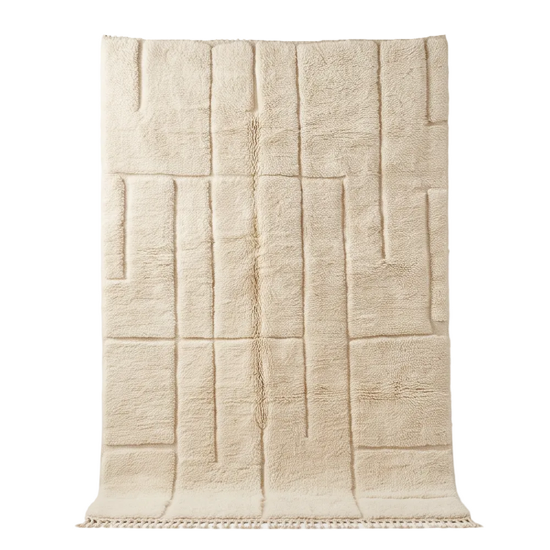 Vue complète du tapis Béni Ouarain écru à lignes architecturales 200x300 cm et de ses franges