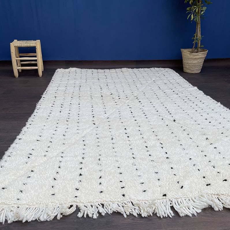 Tapis Marocain Blanc avec des Pois Noirs