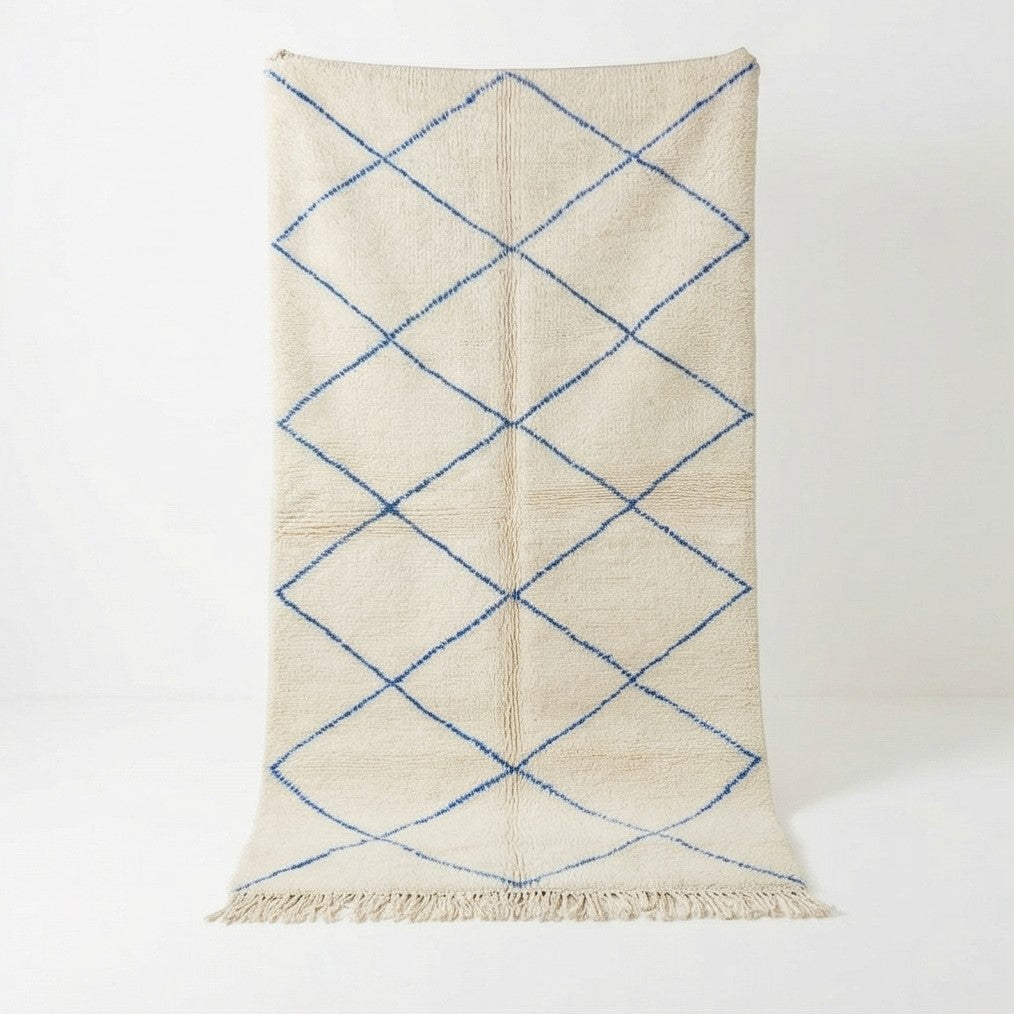 Tapis berbère blanc à losanges bleus 145x265 cm