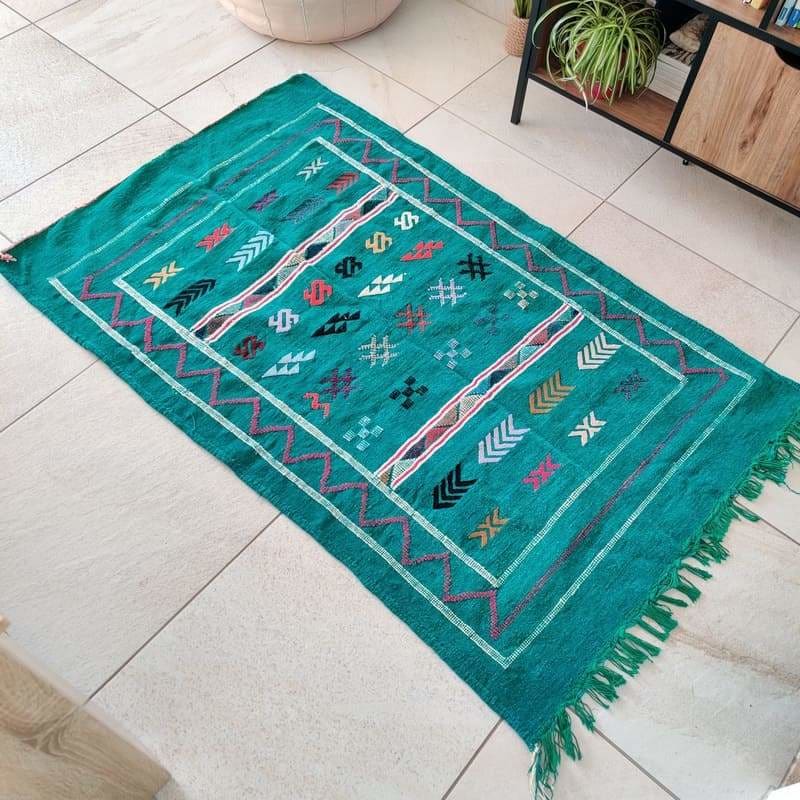 tapis ethnique vert