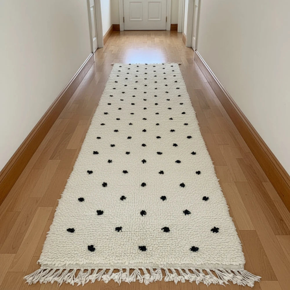 Tapis couloir berbère pois noirs