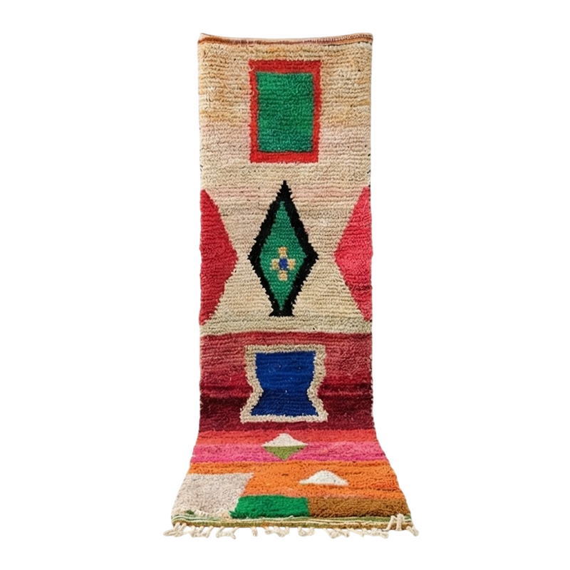 Tapis de couloir berbère coloré avec motifs géométriques vifs (carré vert, losange noir, forme bleue) et texture tuftée.
