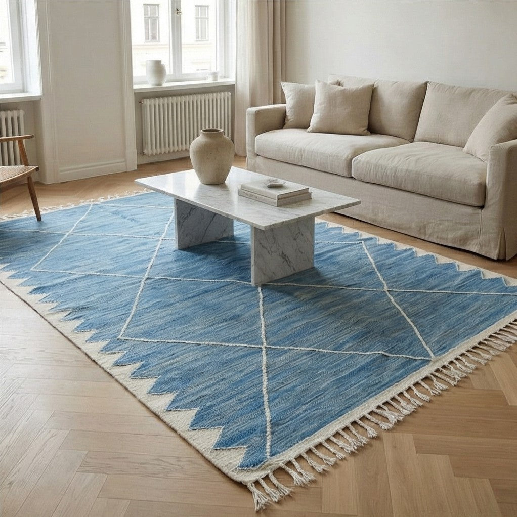 Tapis Zanafi bleu à losanges blancs