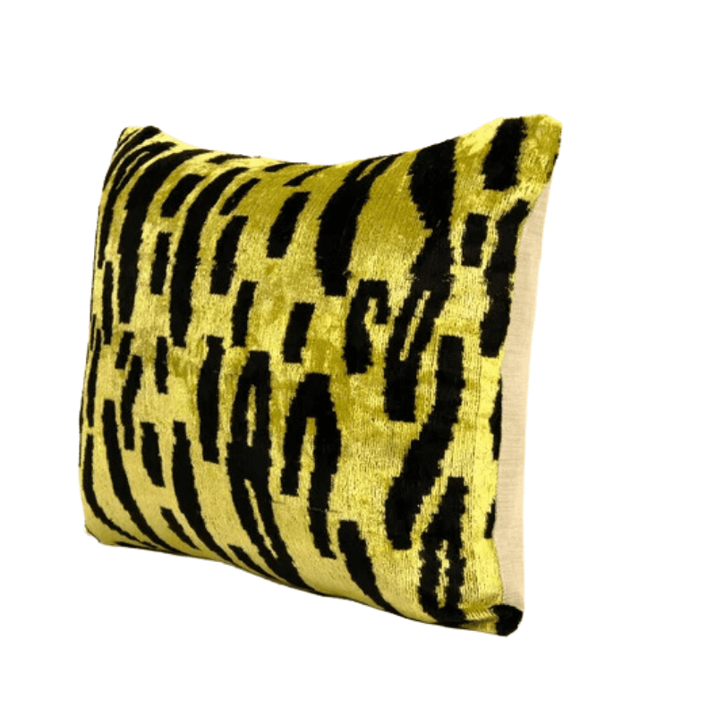 Sublime Coussin Ikat motif tigre