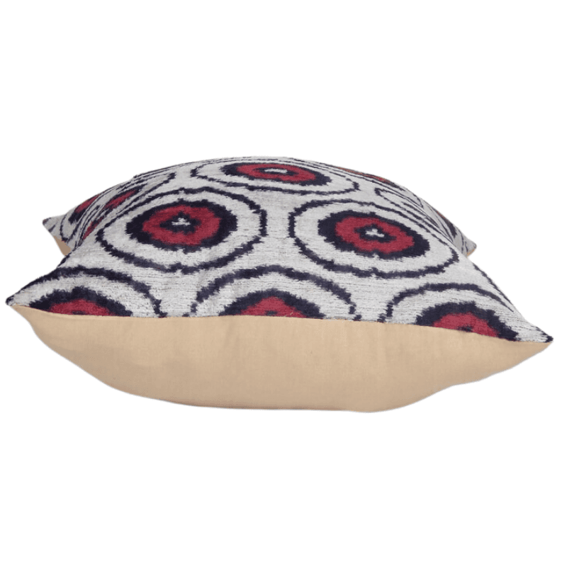 Coussin Ikat Rouge et Noir cercle infini